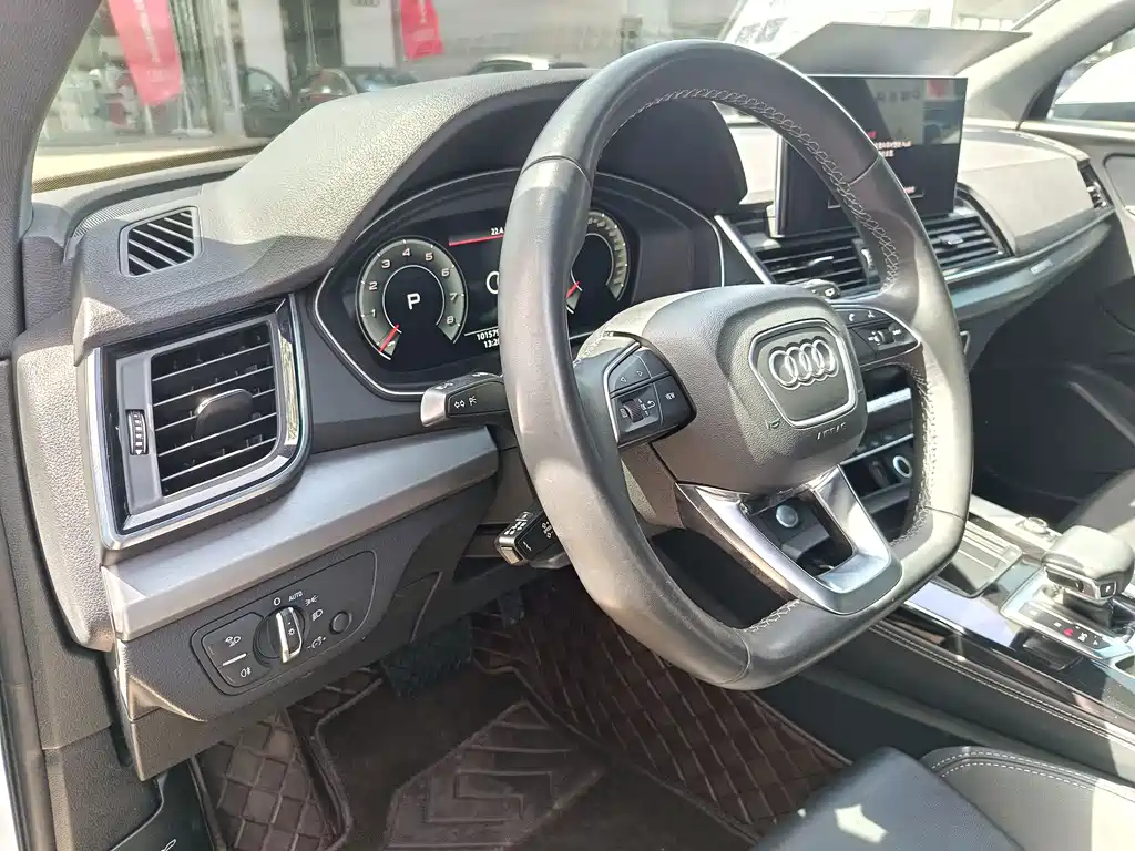 Audi Q5L Sportback 2021 — фото 12