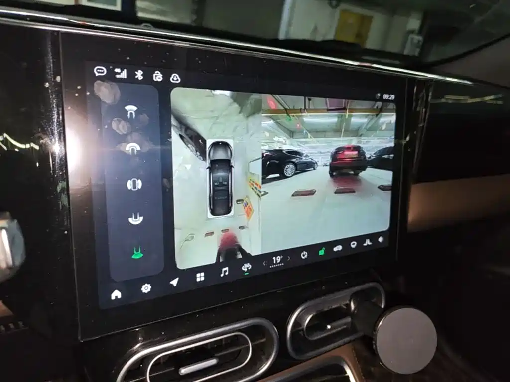Leapmotor C01 2023 — фото 13