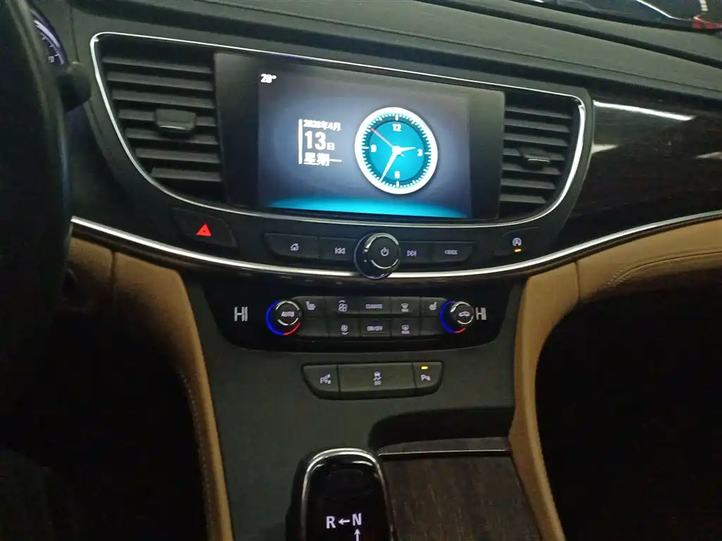 Buick LaCrosse 2018 — фото 13