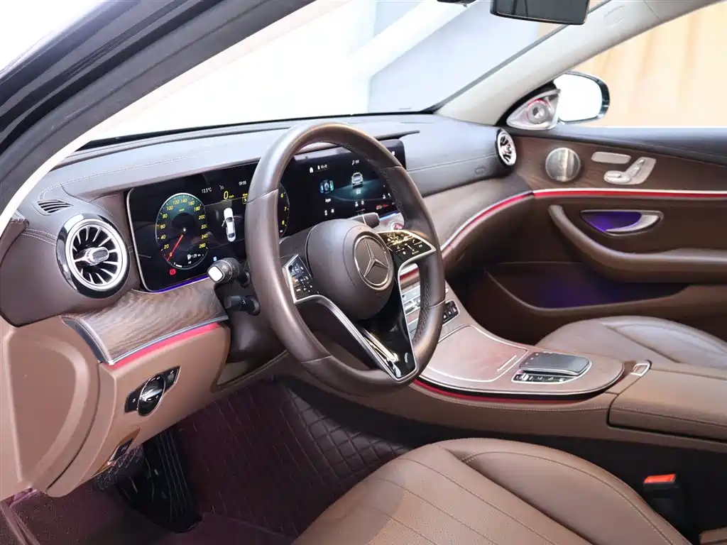 Mercedes-Benz E-Class 2023 — фото 11