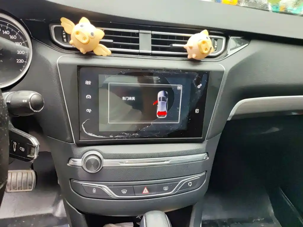 Peugeot 408 2015 — фото 14