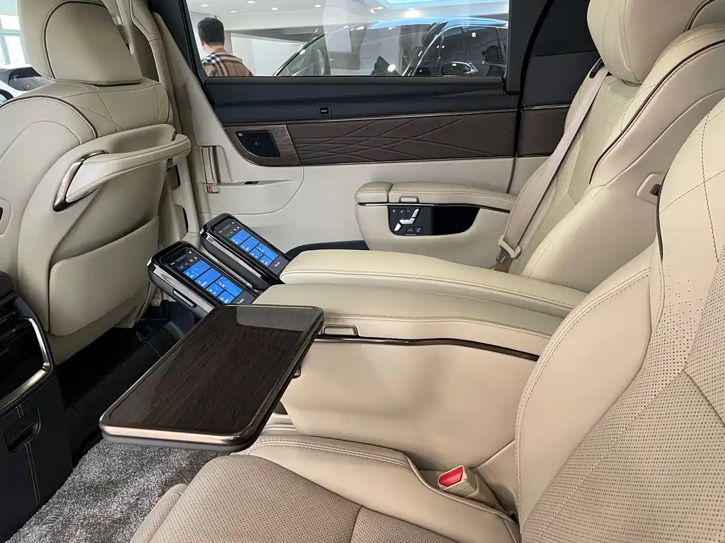 Toyota Vellfire 2024 — фото 16