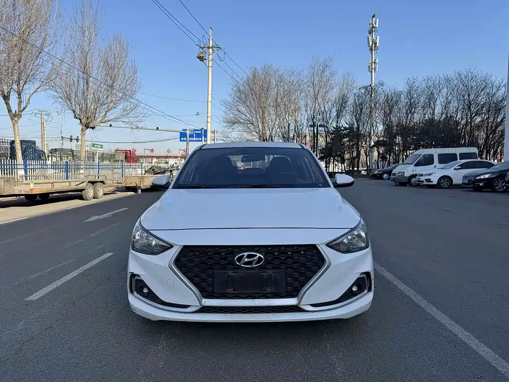 Hyundai Elantra 2020 — фото 2