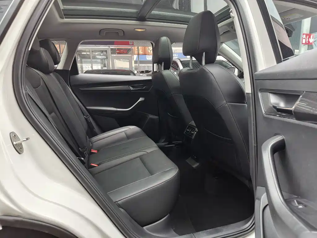 Skoda Karoq 2022 — фото 17