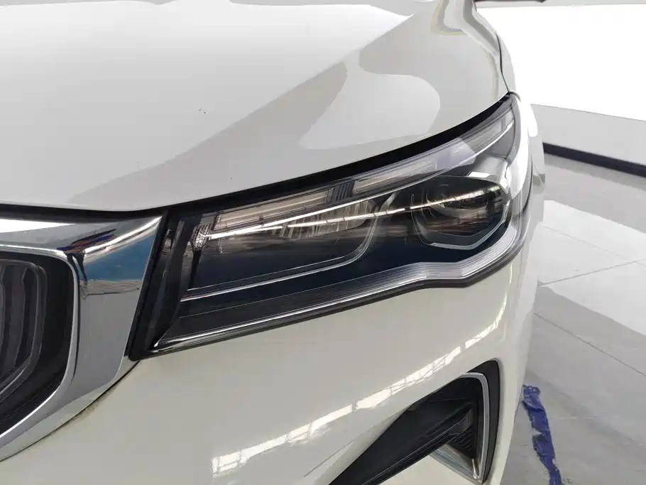 Geely Emgrand 2021