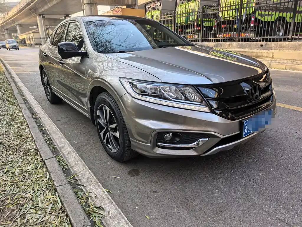 Honda Crosstour 2016 — фото 1