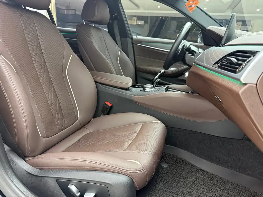 BMW 5 Series 2023 — фото 16