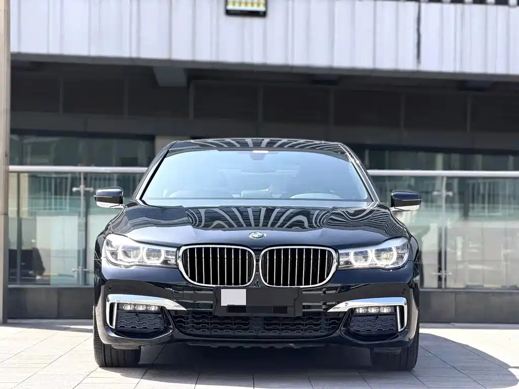 BMW 7 Series 2017 — фото 2