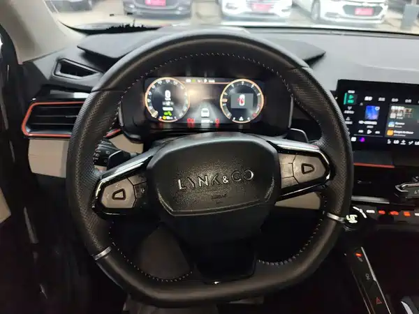 Lynk & Co 06 2020