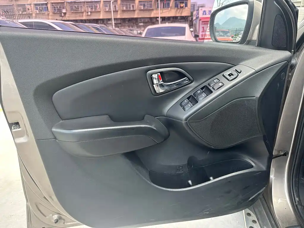 Hyundai ix35 2015 — фото 14