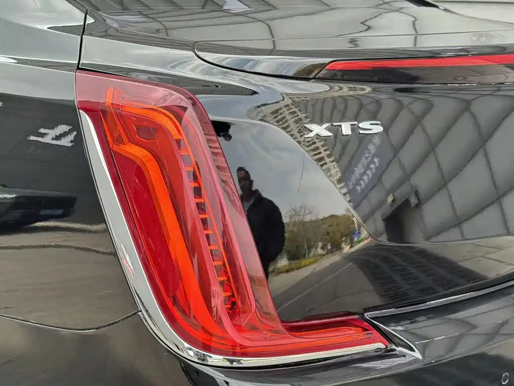 Cadillac XTS 2018 — фото 16