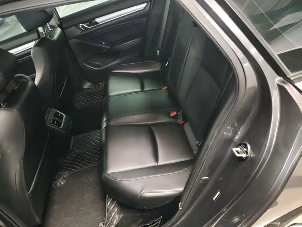 Honda Accord 2020 — фото 17