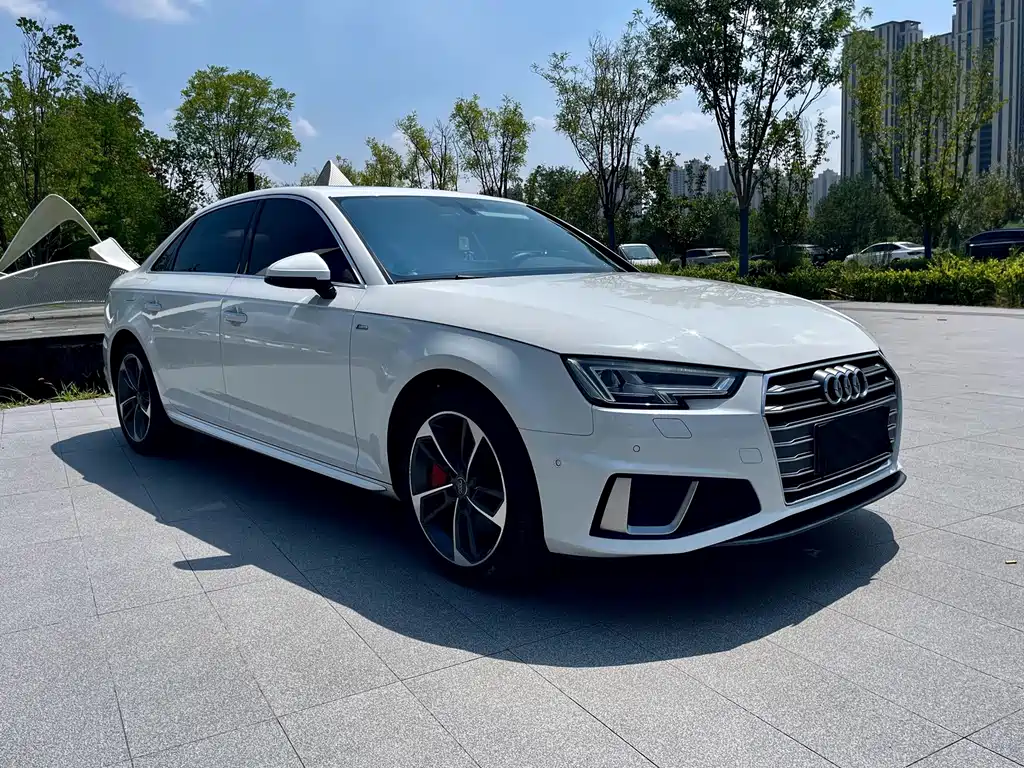 Audi A4L 2019 — фото 3