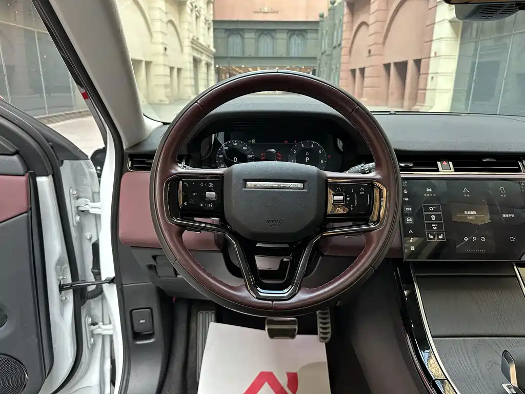 Land Rover Range Rover Evoque 2024 — фото 17