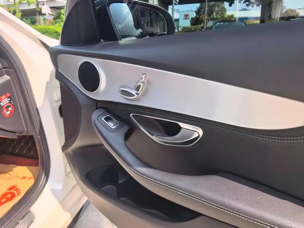 Mercedes-Benz C-Class 2019 — фото 17
