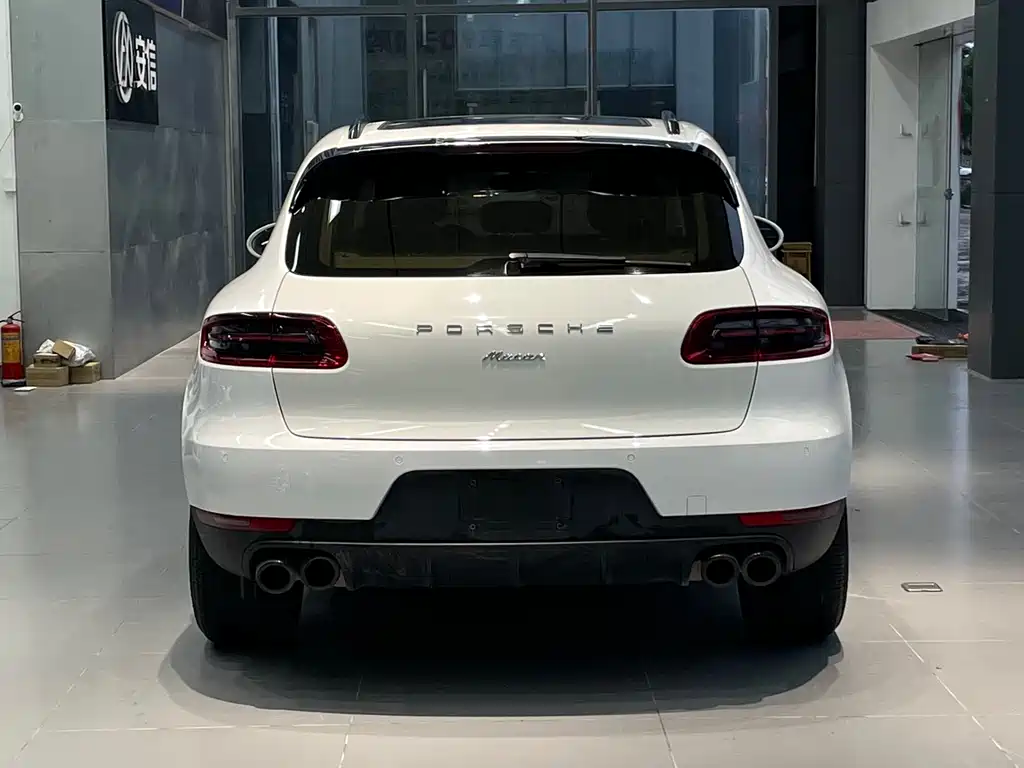 Porsche Macan 2016 — фото 11