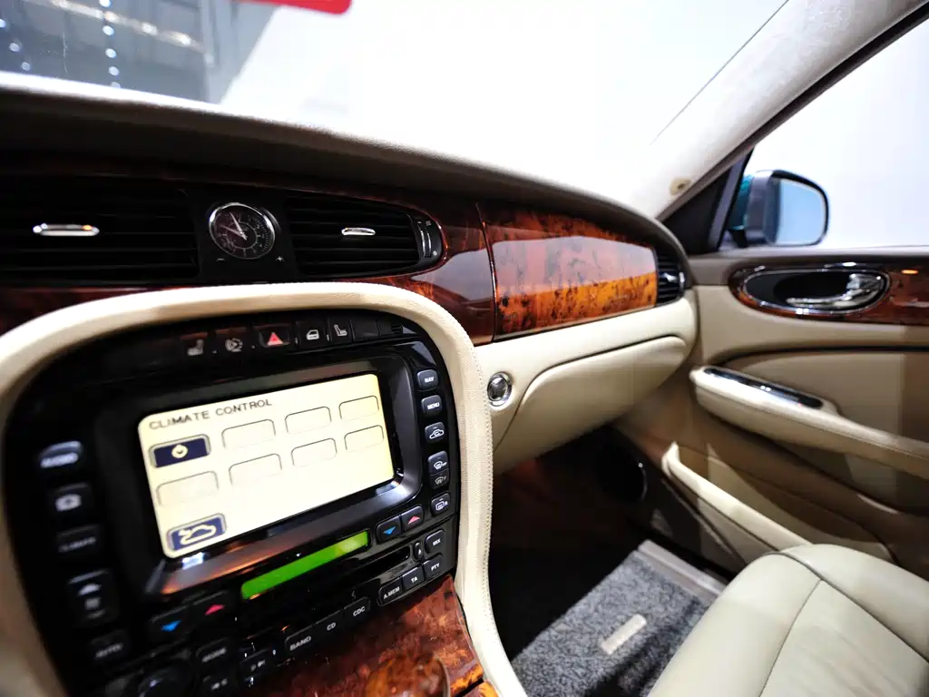 Jaguar XJ 2008 — фото 12