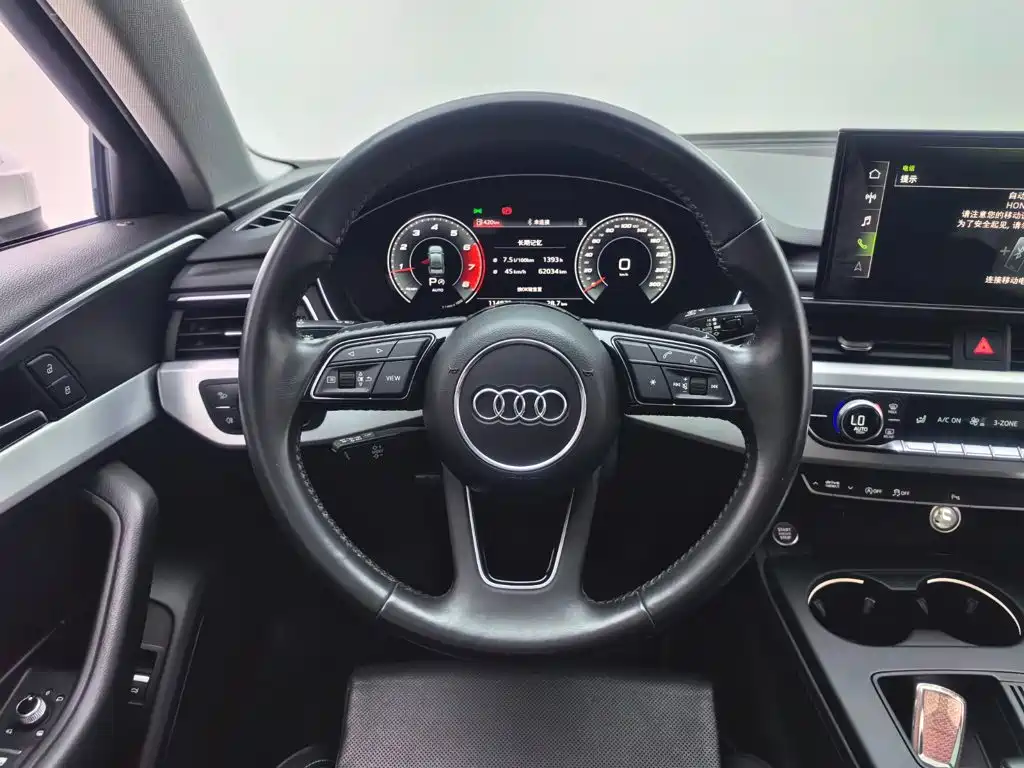 Audi A4L 2022 — фото 13