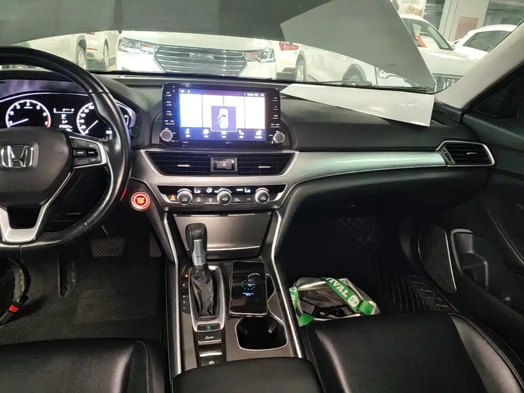 Honda Accord 2020 — фото 13