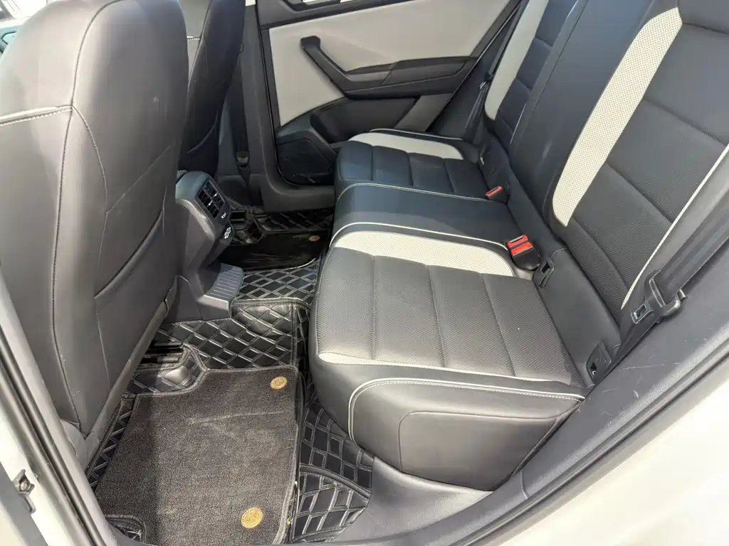 Volkswagen T-Roc 2023 — фото 14