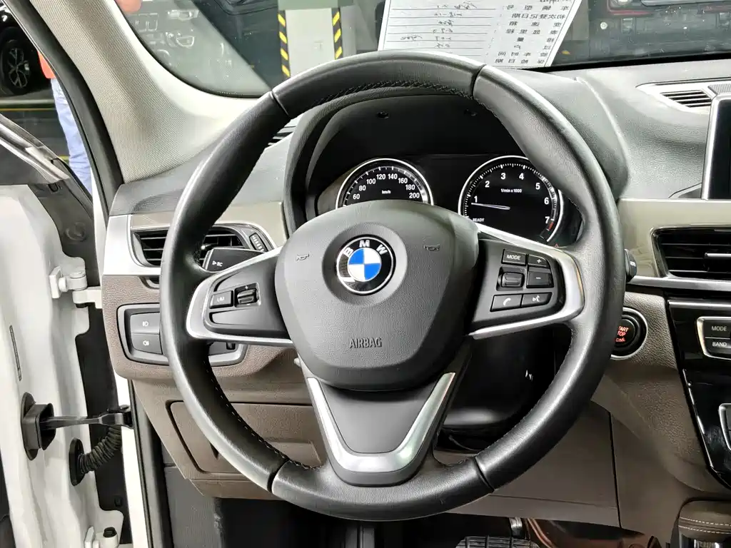 BMW X1 2018 — фото 14