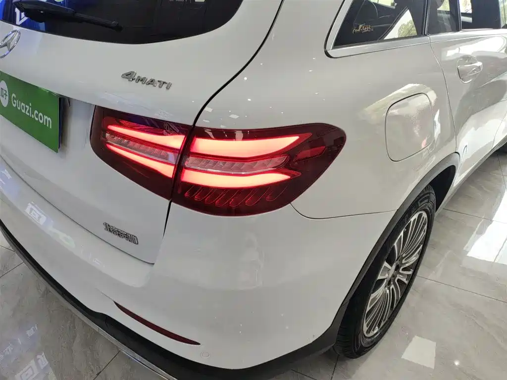 Mercedes-Benz GLC 2017 — фото 24