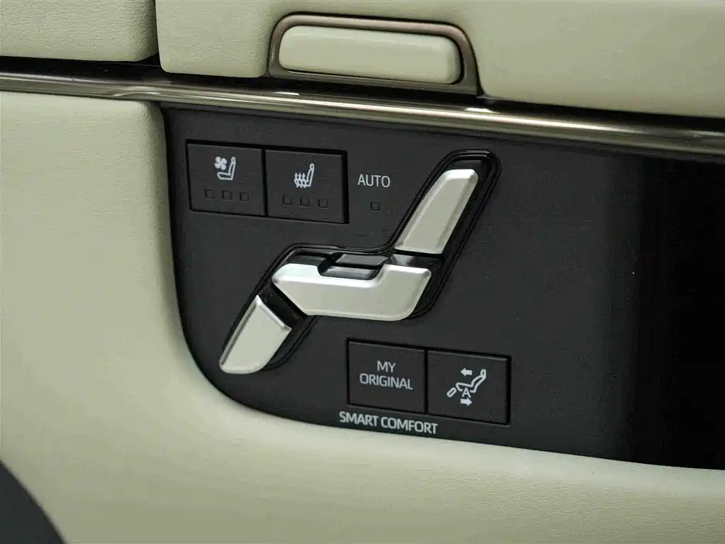 Toyota Vellfire 2023 — фото 21