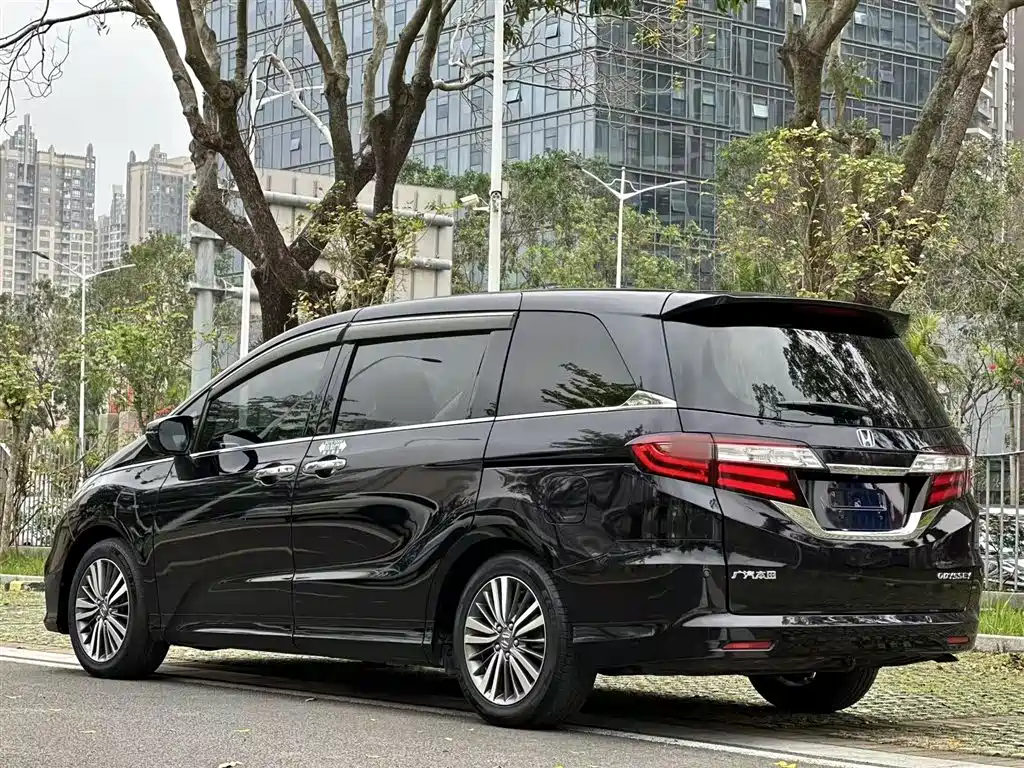 Honda Odyssey 2018 — фото 11