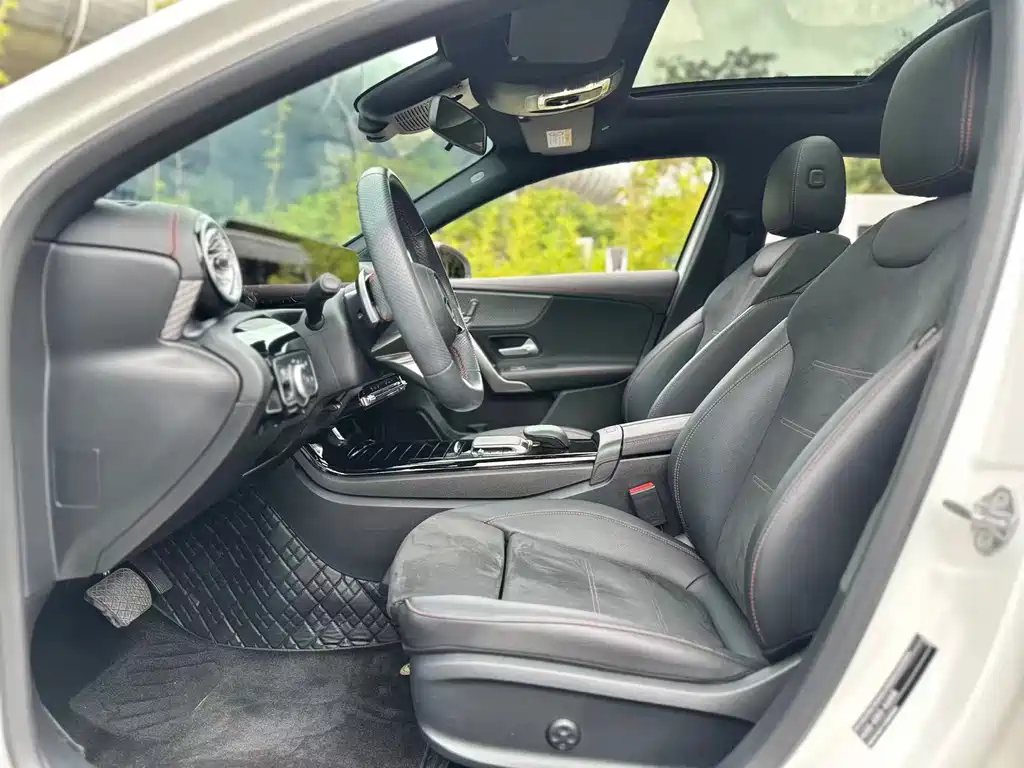 Mercedes-Benz A-Class 2024 — фото 8
