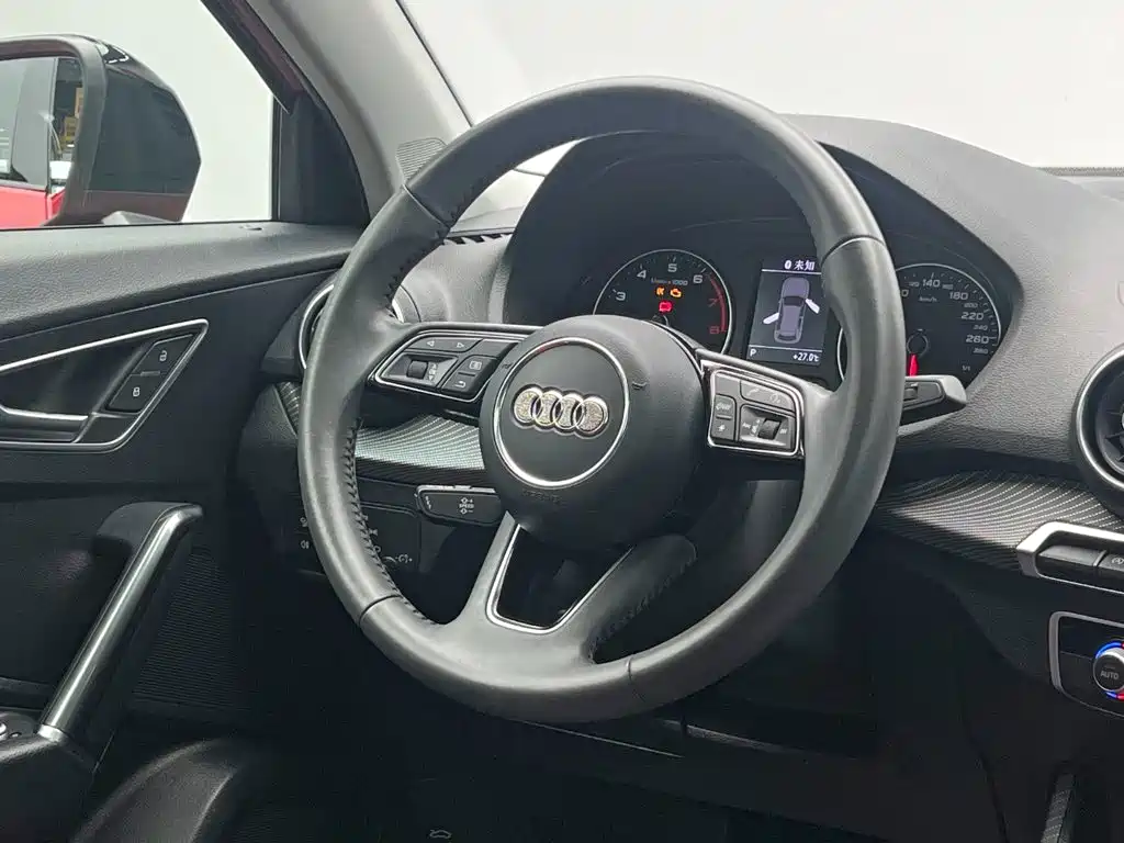 Audi Q2L 2021 — фото 21