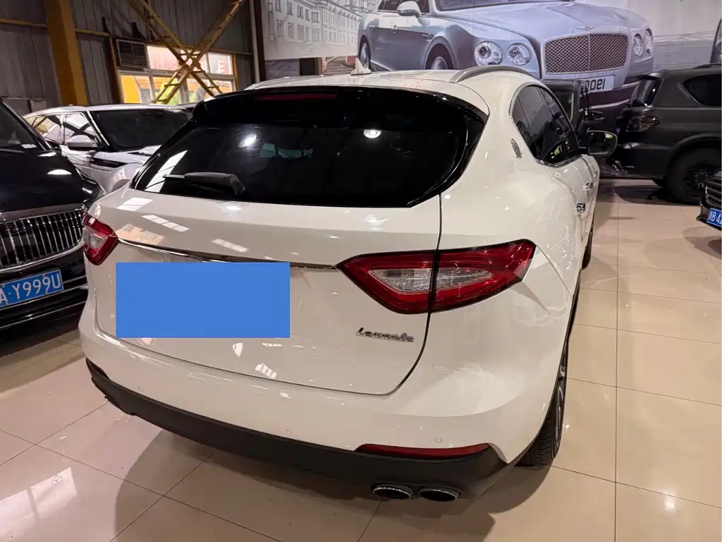 Maserati Levante 2016 — фото 10