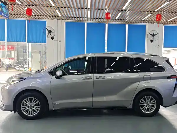 Toyota Sienna 2022