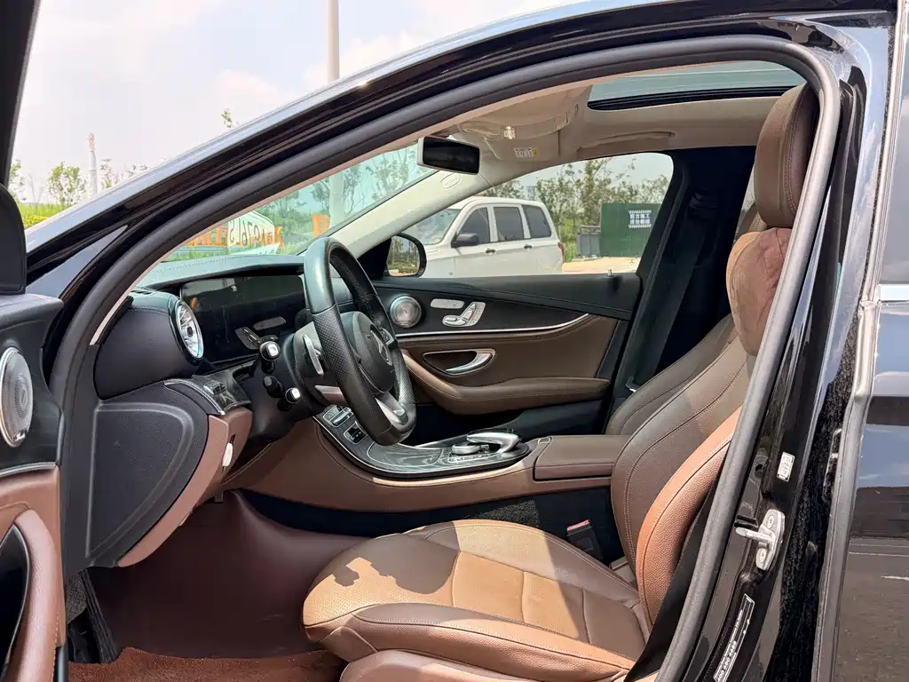 Mercedes-Benz E-Class 2018 — фото 11