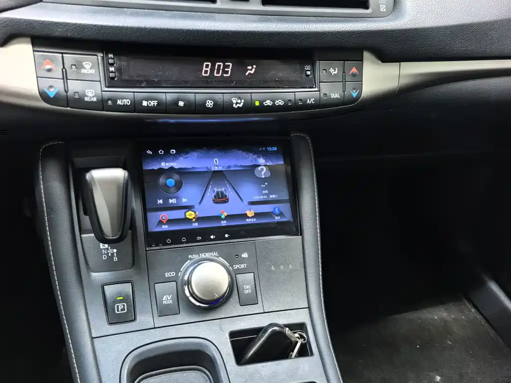 Lexus CT 2014 — фото 19