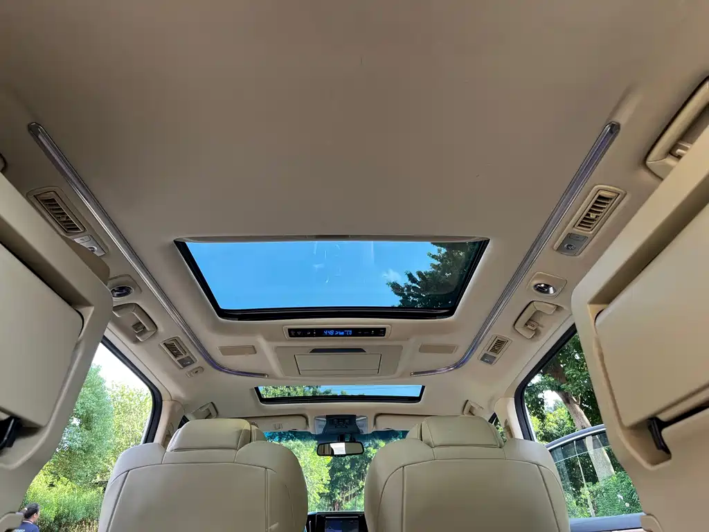 Toyota Alphard 2017 — фото 28