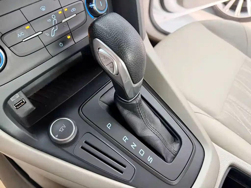 Ford Focus 2017 — фото 11