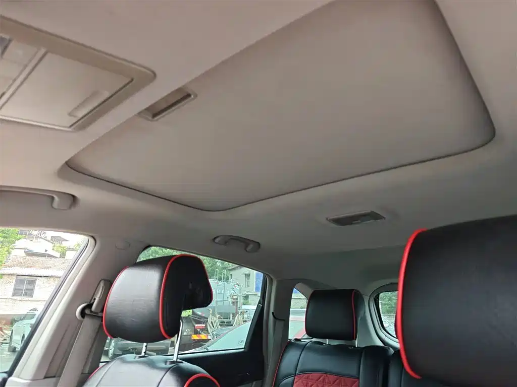 Chevrolet Captiva 2015 — фото 18