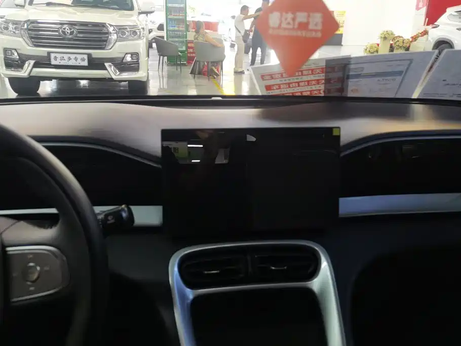 Geely Galaxy Starwish 2025 — фото 13