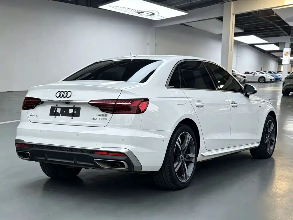 Audi A4L 2021 — фото 9