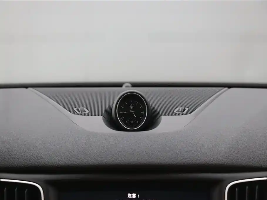 Maserati Levante 2018 — фото 18