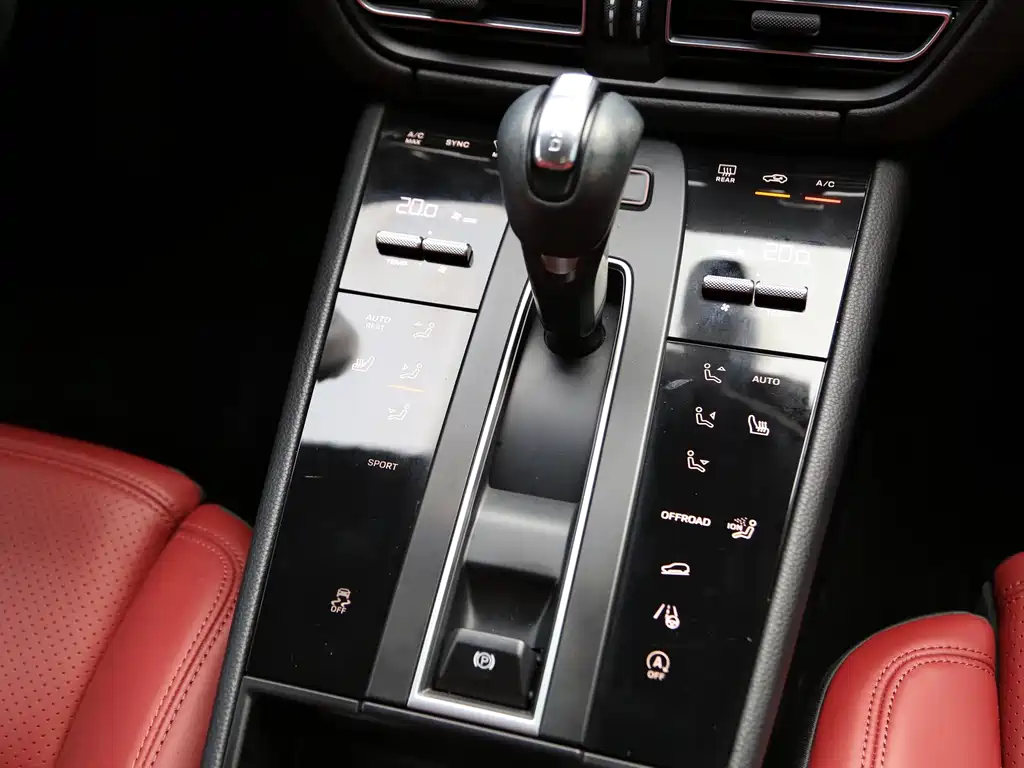 Porsche Macan 2022 — фото 10