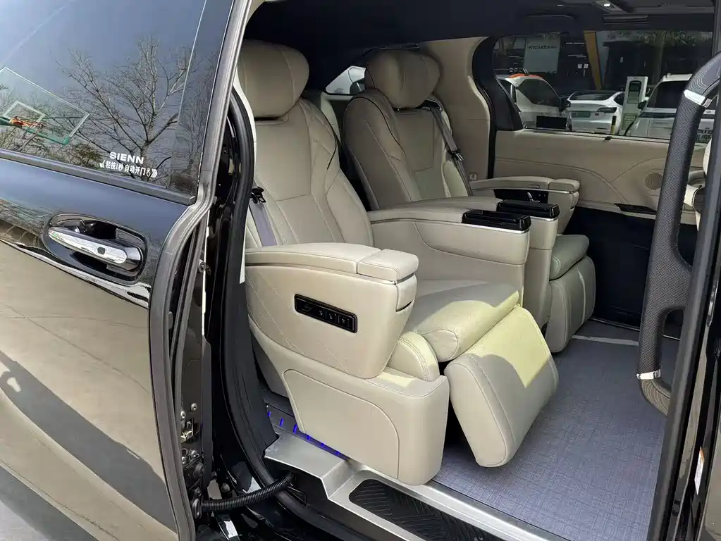 Toyota Sienna 2025 — фото 13