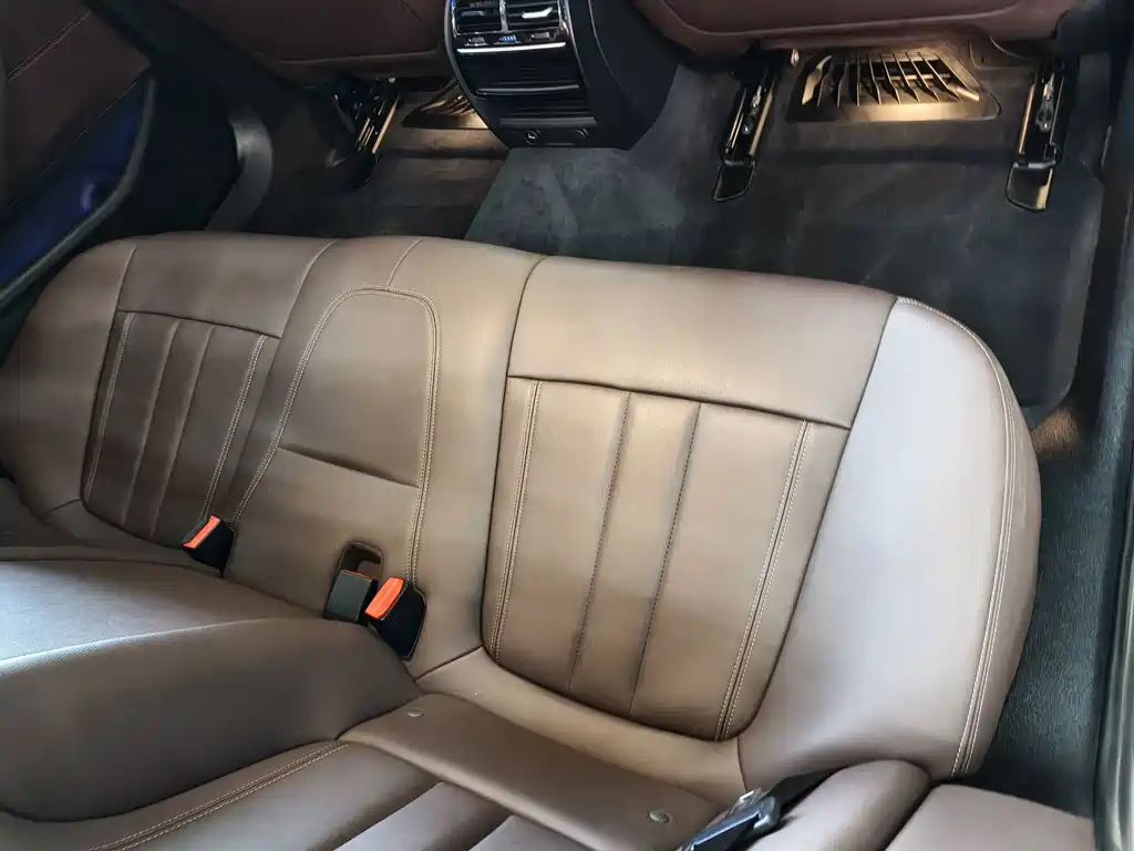 BMW 5 Series 2019 — фото 18