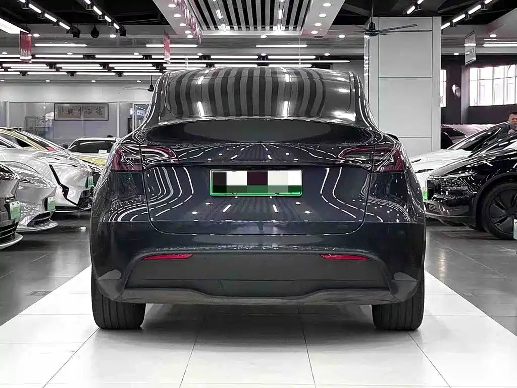Tesla Model Y 2022 — фото 14