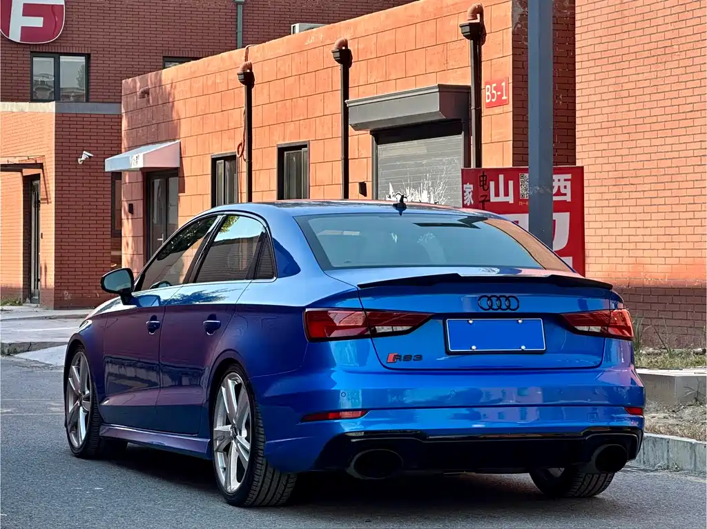 Audi RS 3 2018 — фото 4