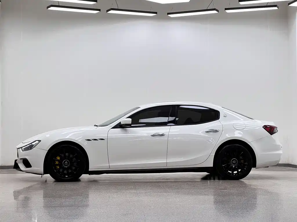 Maserati Ghibli 2015 — фото 4