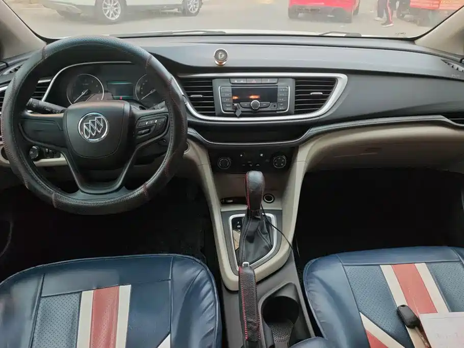 Buick Excelle 2015 — фото 12