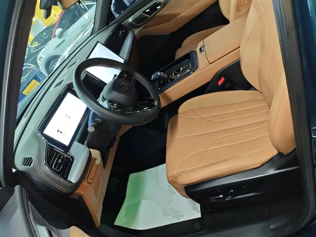 GAC Motor Trumpchi ES9 2024 — фото 15