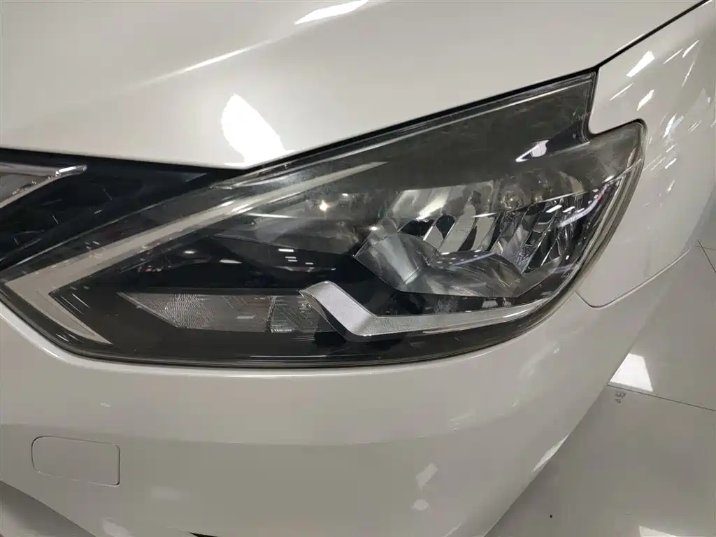 Nissan Sylphy 2019 — фото 18