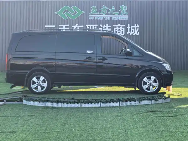 Mercedes-Benz Viano 2013